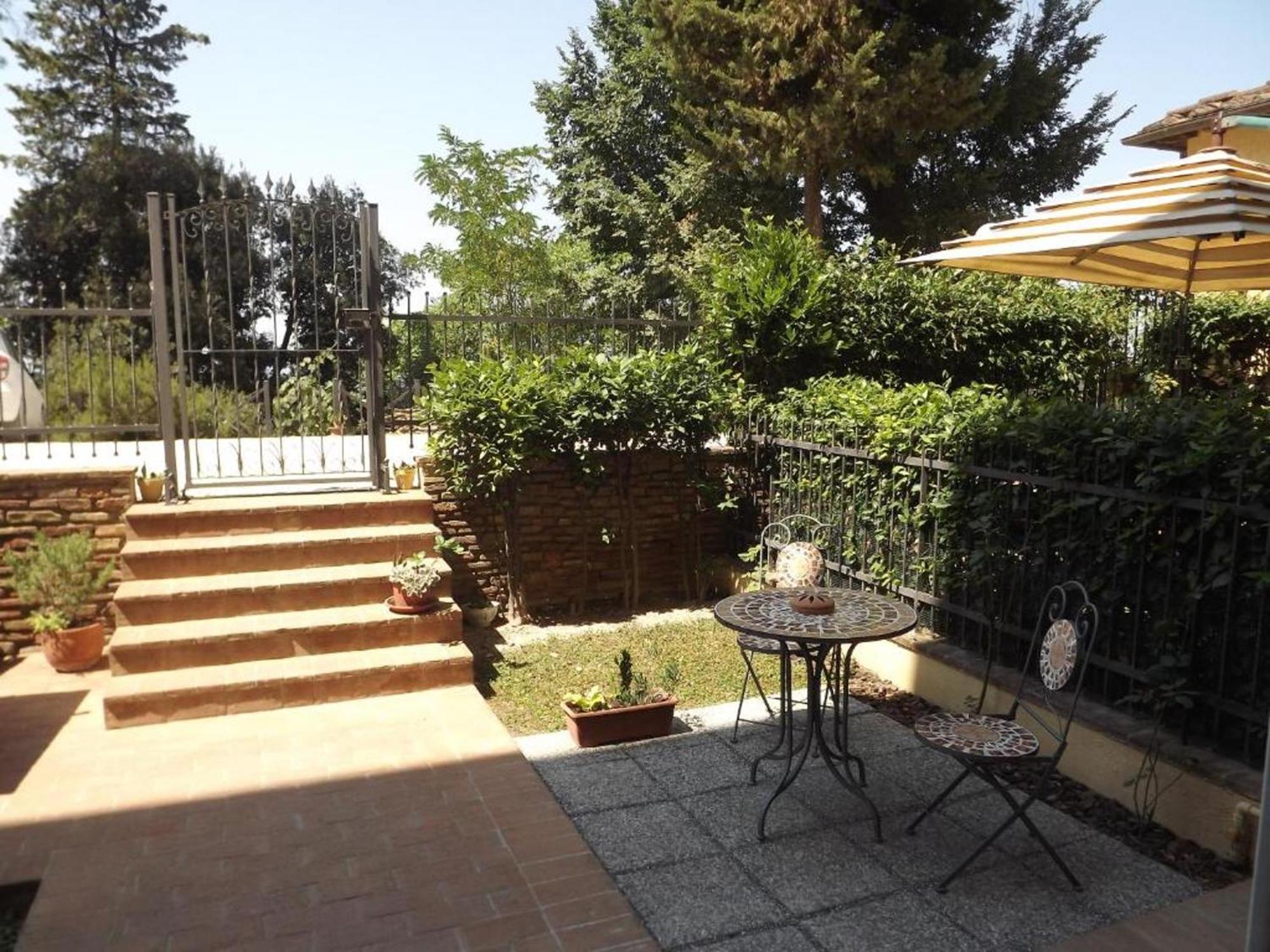 Charming Apartment In Empoli With Private Garden Kültér fotó