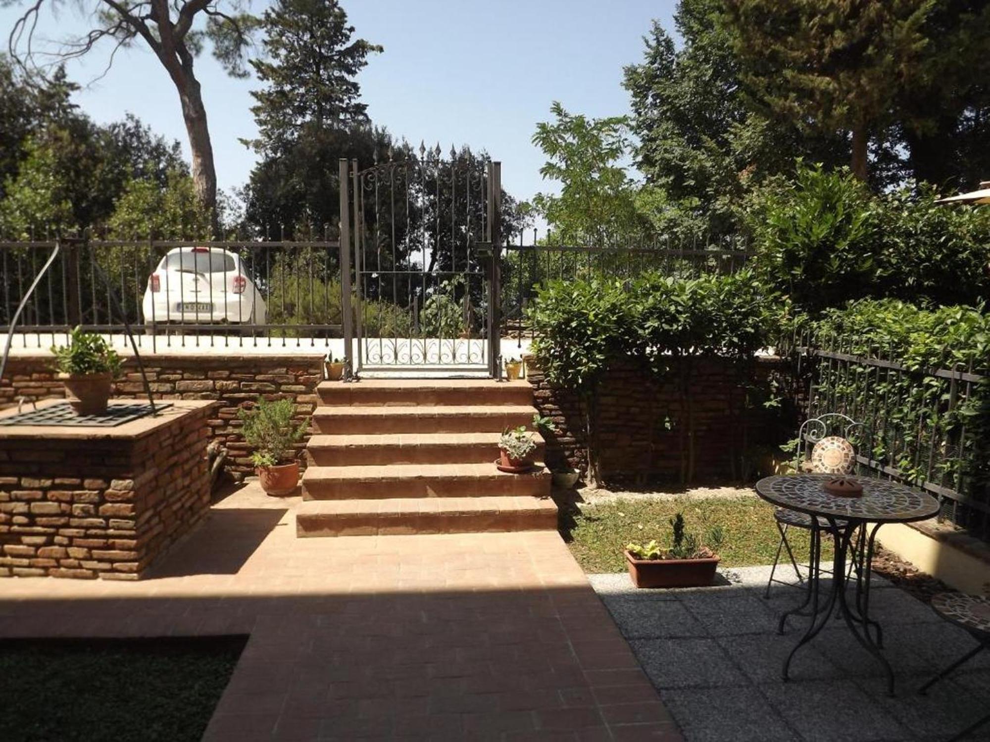 Charming Apartment In Empoli With Private Garden Kültér fotó